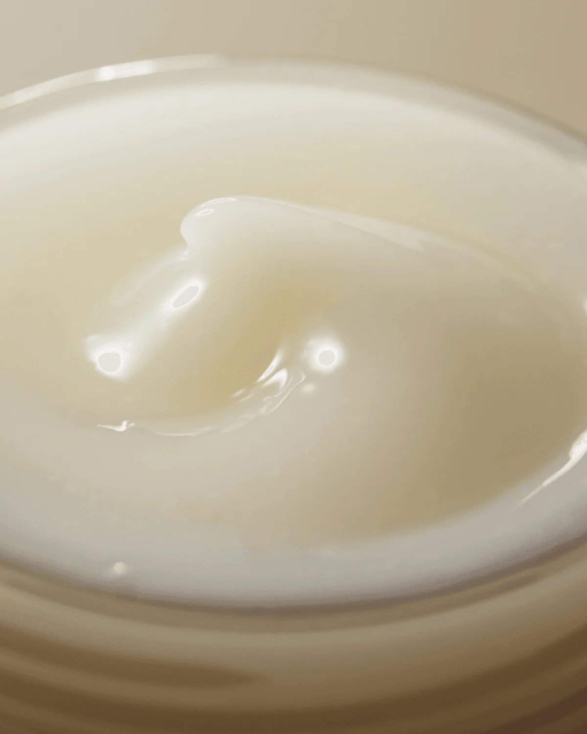Dark Spot Correcting Glow Cream image 3