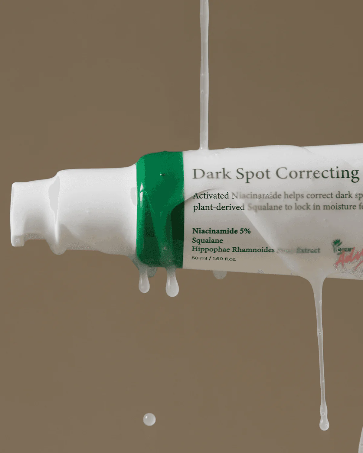 Dark Spot Correcting Glow Serum image 0